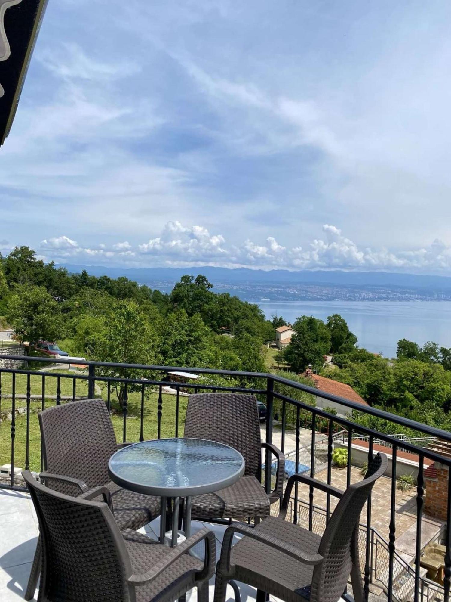 Apartments Ema Lovran Cameră foto